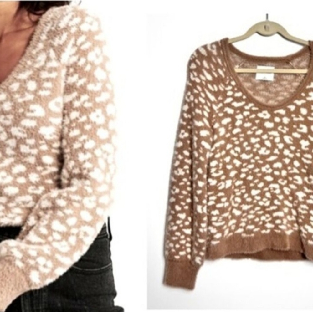 Abercombie & Fitch pull over sweater size M Animal Print